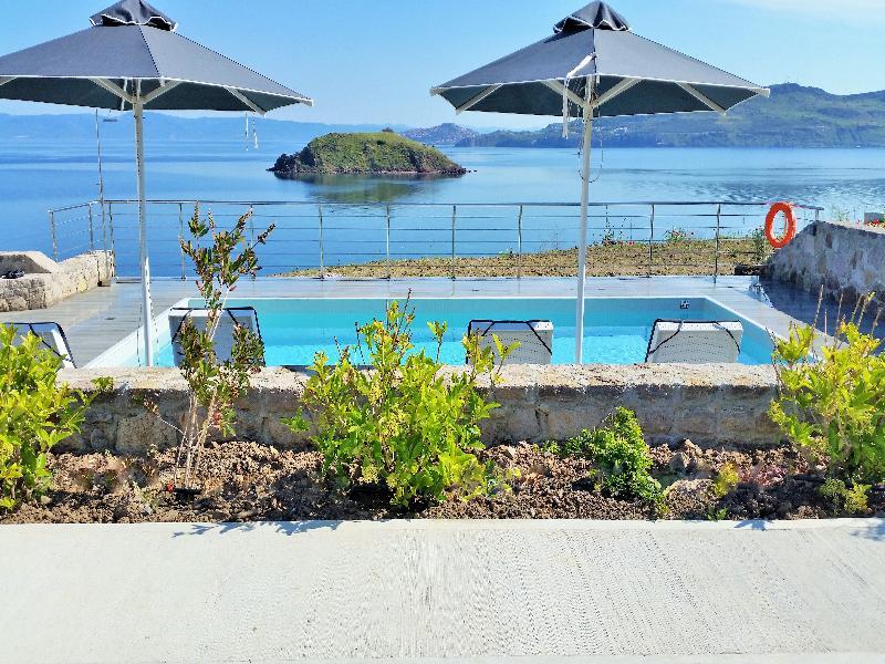 Eleia Seafront Rooms & Villas Petra  Exterior photo