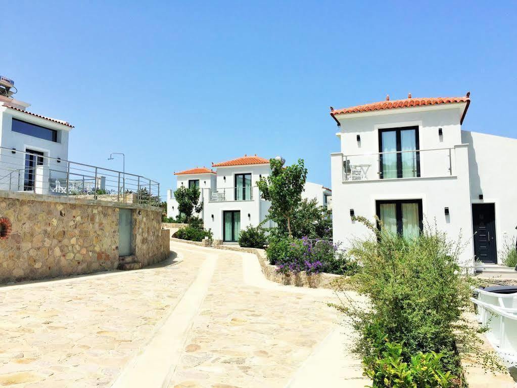 Eleia Seafront Rooms & Villas Petra  Exterior photo