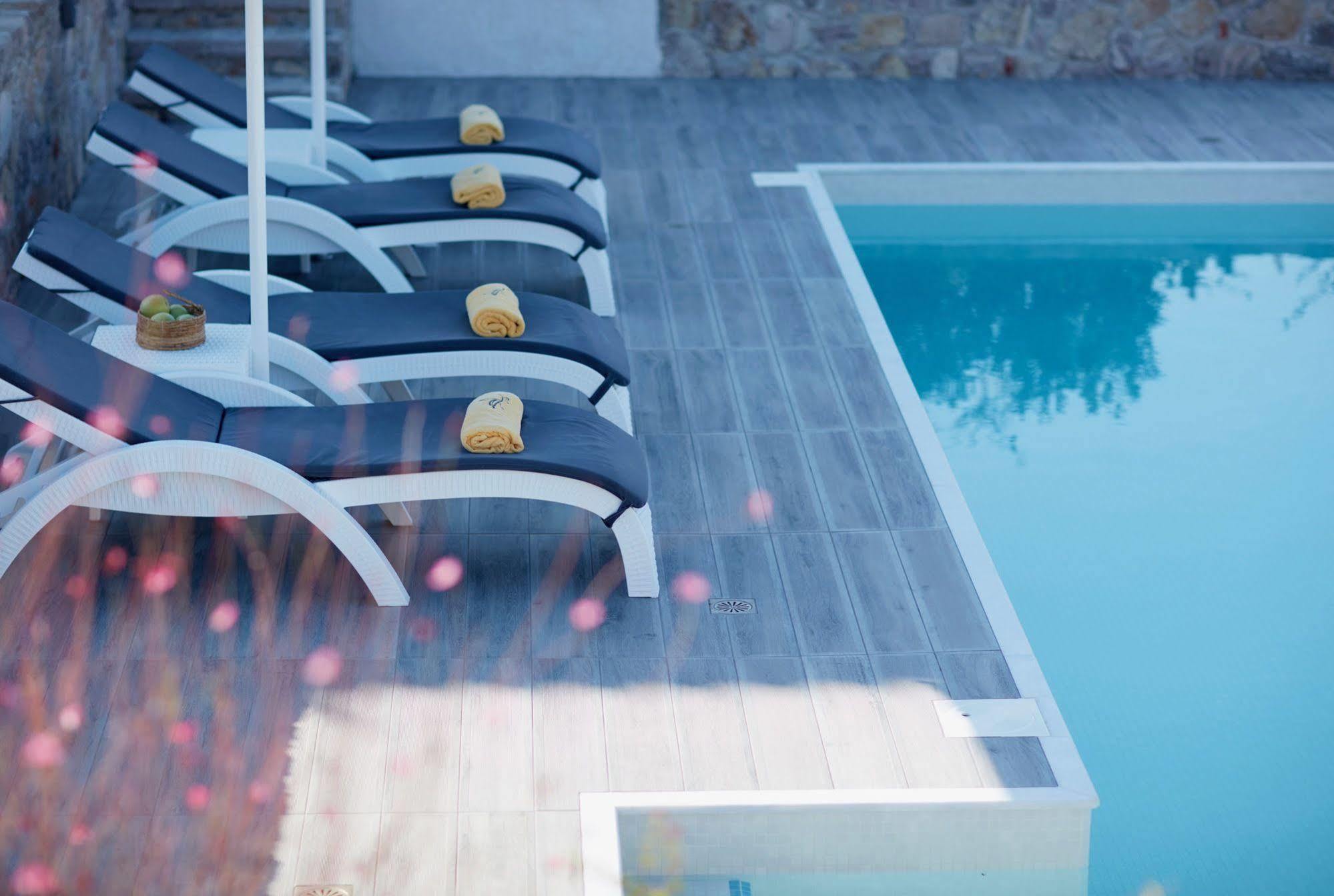 Eleia Seafront Rooms & Villas Petra  Exterior photo